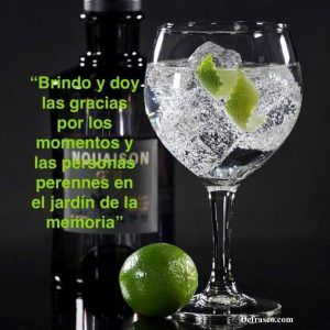 Brindo y doy las gracias por los momentos y personas perennes en el jardín de la memoria.